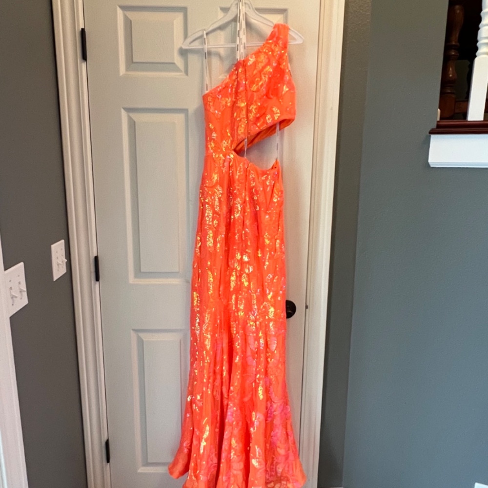 Prom Dress - Picture 2 of 4